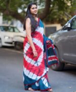 Red and Blue Soft Mulmul Cotton Saree - Image 2